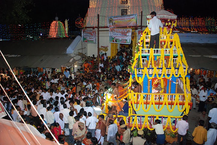 Kuravi-Veerabhadra-Swamy-Temple-Radothsavam