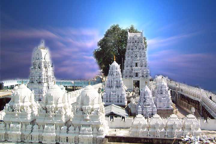 Sri-Rajarajeshwara-Swamy-Temple-Vemulawada-exploretelangana1